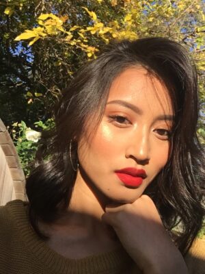Golden Glow | Holiday Red Lip